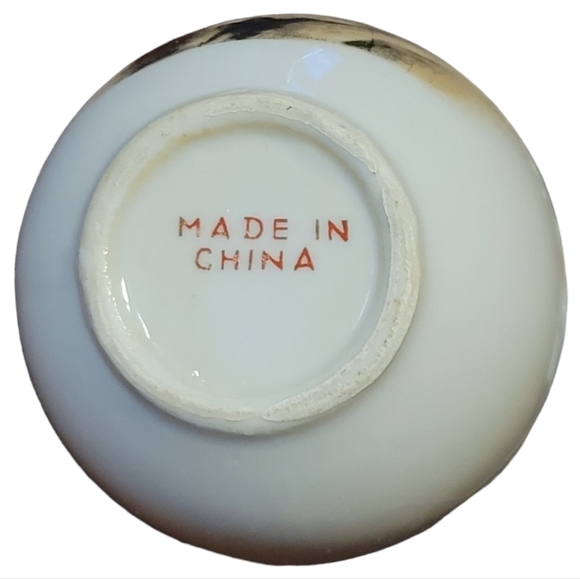 Vtg 70 Tiny Porcelain Gold Rim Bud Vase Butterfly Cattails Reeds Floral Asian - Picture 3 of 4